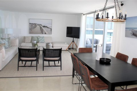 Condo in Hallandale Beach, Florida, 2 bedrooms  № 2052543 - photo 3
