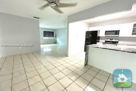 Villa ou maison à vendre à Miami, Floride: 3 chambres, 116.03 m2 № 1929625 - photo 9