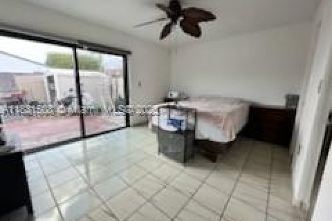 Villa ou maison à vendre à Miami, Floride: 3 chambres, 116.03 m2 № 1929625 - photo 11