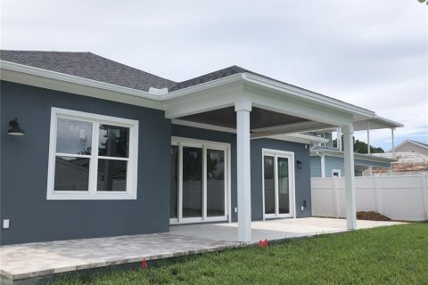 Casa en venta en Tarpon Springs, Florida, 3 dormitorios, 185.06 m2 № 1894193 - foto 9