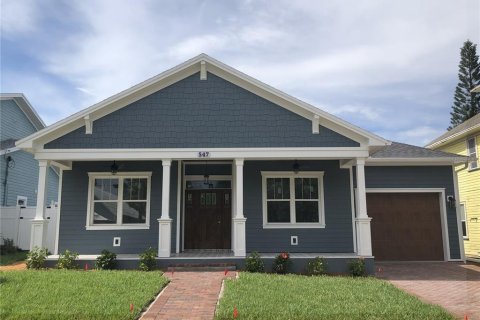 Casa en venta en Tarpon Springs, Florida, 3 dormitorios, 185.06 m2 № 1894193 - foto 1