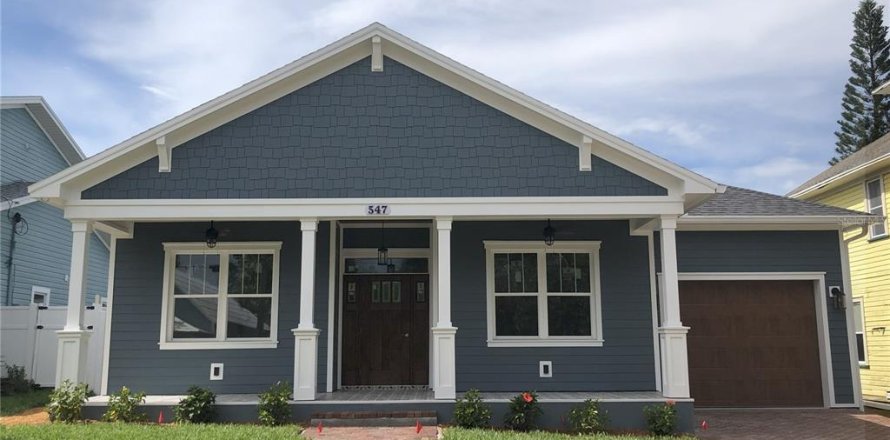 Casa en Tarpon Springs, Florida 3 dormitorios, 185.06 m2 № 1894193