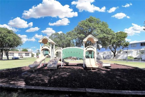 Купить кондоминиум в Катлер-Бей, Флорида 1 спальня, 62.24м2, № 1965694 - фото 8