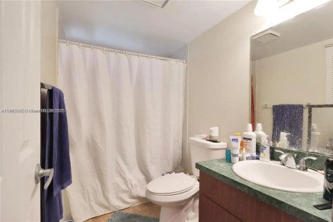 Купить кондоминиум в Катлер-Бей, Флорида 1 спальня, 62.24м2, № 1965694 - фото 10