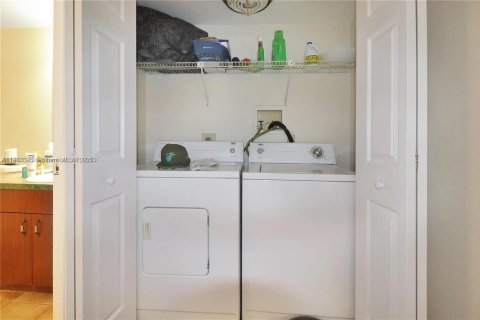 Купить кондоминиум в Катлер-Бей, Флорида 1 спальня, 62.24м2, № 1965694 - фото 15