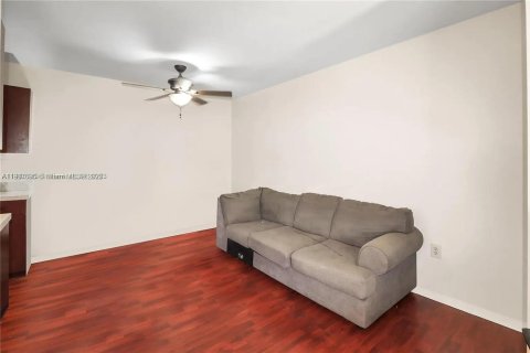 Купить кондоминиум в Катлер-Бей, Флорида 1 спальня, 62.24м2, № 1965694 - фото 16