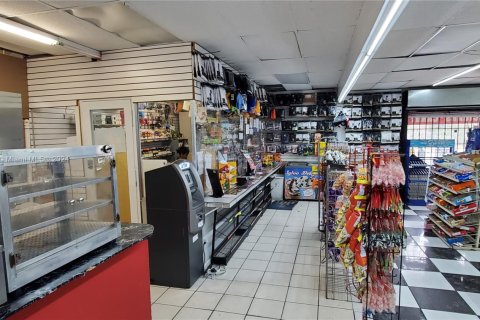 Купить коммерческую недвижимость в Майами-Гарденс, Флорида № 1977210 - фото 4