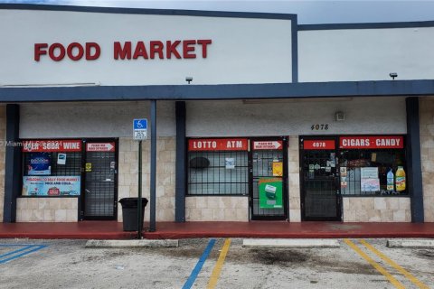 Купить коммерческую недвижимость в Майами-Гарденс, Флорида № 1977210 - фото 3