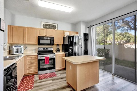 Touwnhouse à vendre à Sunrise, Floride: 4 chambres, 171.68 m2 № 1996851 - photo 15