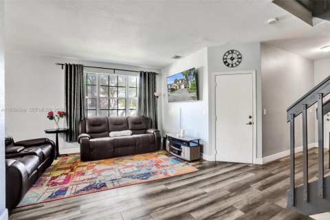 Touwnhouse à vendre à Sunrise, Floride: 4 chambres, 171.68 m2 № 1996851 - photo 17