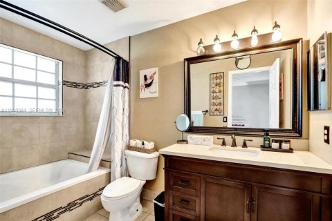 Touwnhouse à vendre à Sunrise, Floride: 4 chambres, 171.68 m2 № 1996851 - photo 25