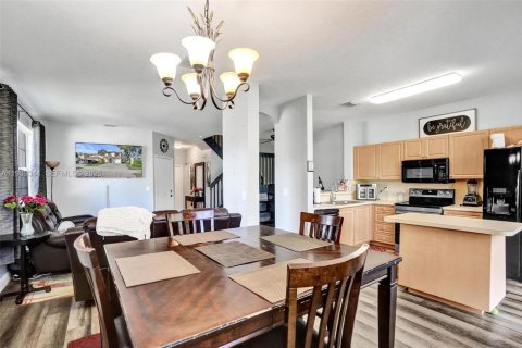 Touwnhouse à vendre à Sunrise, Floride: 4 chambres, 171.68 m2 № 1996851 - photo 12