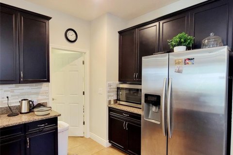 Villa ou maison à louer à Brandon, Floride: 4 chambres, 246.19 m2 № 2405238 - photo 11