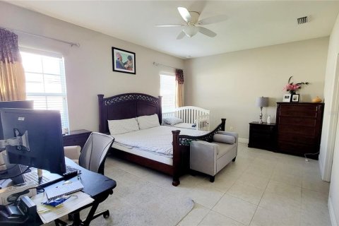 Villa ou maison à louer à Brandon, Floride: 4 chambres, 246.19 m2 № 2405238 - photo 12