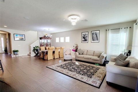 Villa ou maison à louer à Brandon, Floride: 4 chambres, 246.19 m2 № 2405238 - photo 8