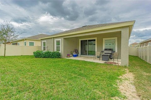 Villa ou maison à louer à Brandon, Floride: 4 chambres, 246.19 m2 № 2405238 - photo 4
