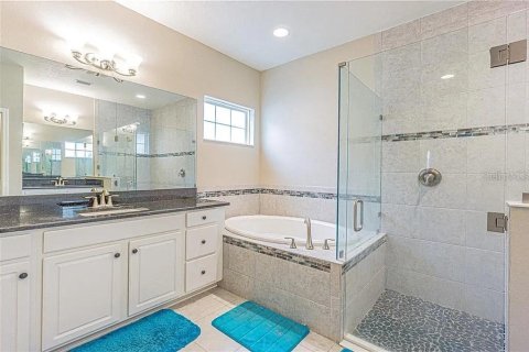 Villa ou maison à louer à Brandon, Floride: 4 chambres, 246.19 m2 № 2405238 - photo 14