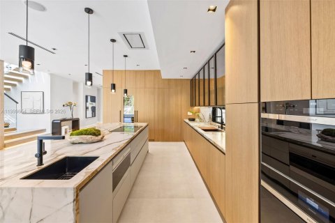 Casa en venta en Miami Beach, Florida, 3 dormitorios, 286.6 m2 № 2064857 - foto 23