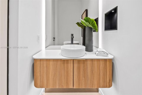 Casa en venta en Miami Beach, Florida, 3 dormitorios, 286.6 m2 № 2064857 - foto 15