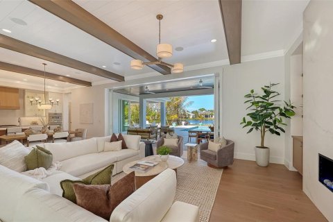 House in Sarasota, Florida 4 bedrooms, 452.06 sq.m. № 1533444 - photo 17