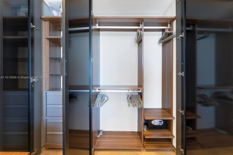 Купить кондоминиум в Санни-Айлс-Бич, Флорида 4 спальни, 295.06м2, № 1973737 - фото 24