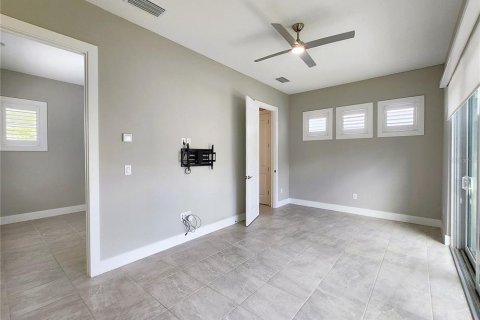 Casa en venta en Wesley Chapel, Florida, 4 dormitorios, 240.62 m2 № 2419808 - foto 23