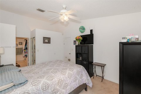 House in Pembroke Pines, Florida 3 bedrooms, 101.73 sq.m. № 2050386 - photo 17