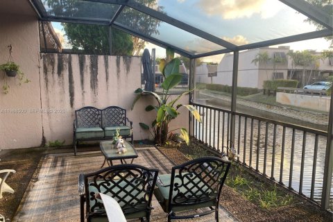 Casa en Pembroke Pines, Florida 3 dormitorios, 101.73 m2 № 2050386