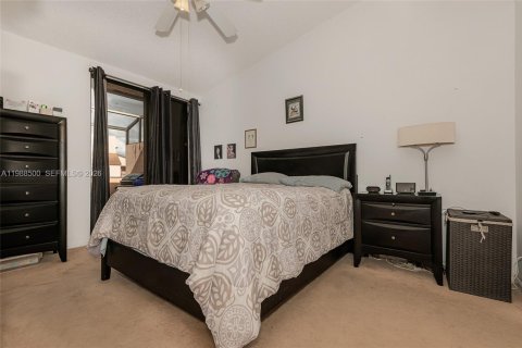 House in Pembroke Pines, Florida 3 bedrooms, 101.73 sq.m. № 2050386 - photo 15