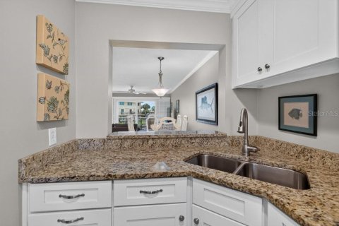 Condo in Saint Augustine, Florida, 2 bedrooms № 2225599 - photo 9