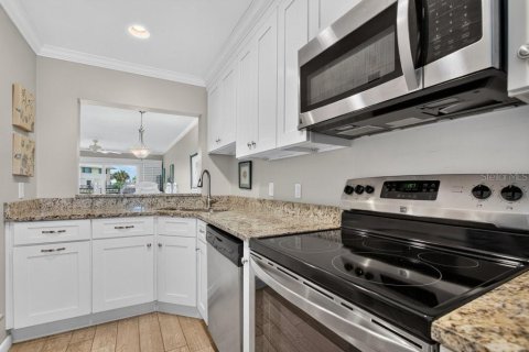Condo in Saint Augustine, Florida, 2 bedrooms № 2225599 - photo 8