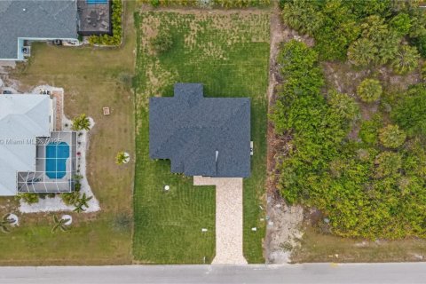 House in Port Charlotte, Florida 4 bedrooms, 197.79 sq.m. № 1794752 - photo 2
