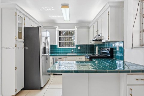 Casa en venta en Hialeah, Florida, 4 dormitorios, 155.15 m2 № 2029953 - foto 15