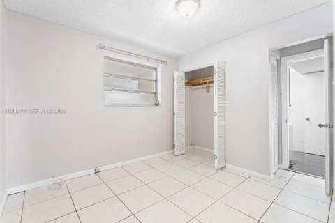 Casa en venta en Hialeah, Florida, 4 dormitorios, 155.15 m2 № 2029953 - foto 29