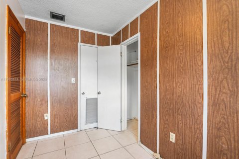 Casa en venta en Hialeah, Florida, 4 dormitorios, 155.15 m2 № 2029953 - foto 23