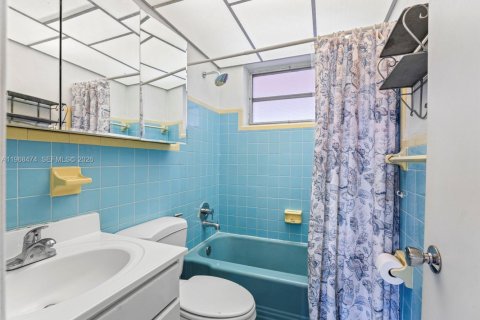 Casa en venta en Hialeah, Florida, 4 dormitorios, 155.15 m2 № 2029953 - foto 26