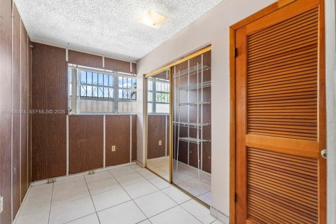 Casa en venta en Hialeah, Florida, 4 dormitorios, 155.15 m2 № 2029953 - foto 22