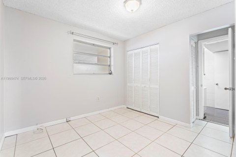 Casa en venta en Hialeah, Florida, 4 dormitorios, 155.15 m2 № 2029953 - foto 28