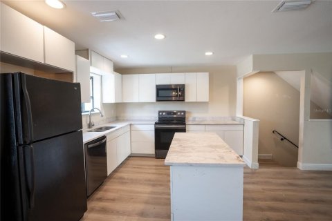 Touwnhouse à vendre à Tampa, Floride: 3 chambres, 130.81 m2 № 2226324 - photo 14