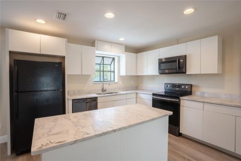 Touwnhouse à vendre à Tampa, Floride: 3 chambres, 130.81 m2 № 2226324 - photo 12