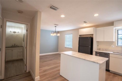 Touwnhouse à vendre à Tampa, Floride: 3 chambres, 130.81 m2 № 2226324 - photo 11