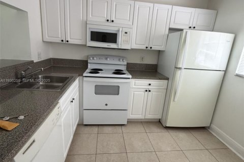 Copropriété à vendre à Miami, Floride: 2 chambres, 74.32 m2 № 1989041 - photo 1