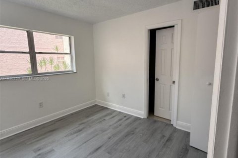 Copropriété à vendre à Miami, Floride: 2 chambres, 74.32 m2 № 1989041 - photo 4