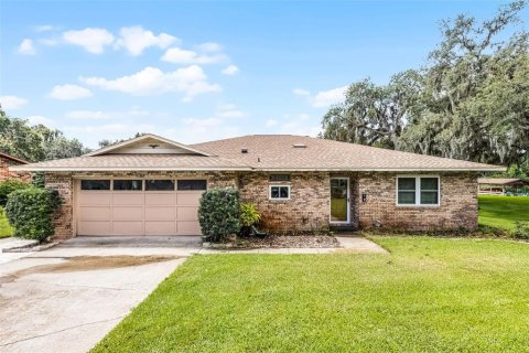 Villa ou maison à vendre à Fruitland Park, Floride: 3 chambres, 194.07 m2 № 1826680 - photo 2