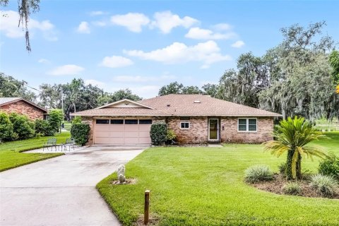 Villa ou maison à vendre à Fruitland Park, Floride: 3 chambres, 194.07 m2 № 1826680 - photo 1