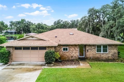 Villa ou maison à vendre à Fruitland Park, Floride: 3 chambres, 194.07 m2 № 1826680 - photo 3