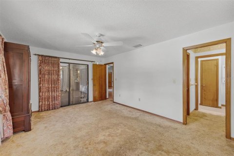 Villa ou maison à vendre à Fruitland Park, Floride: 3 chambres, 194.07 m2 № 1826680 - photo 18