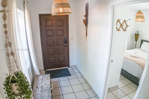 Commercial property in Miami, Florida 182.09 sq.m. № 2076842 - photo 28