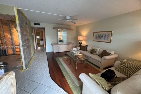 Купить кондоминиум в Бока-Ратон, Флорида 2 спальни, 79.99м2, № 2024337 - фото 7