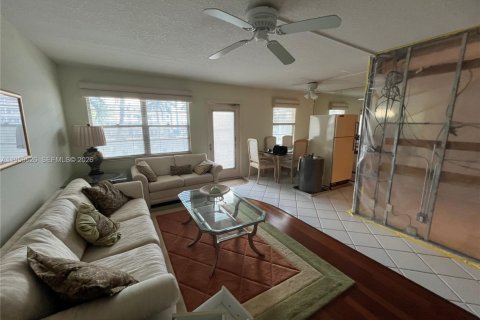 Купить кондоминиум в Бока-Ратон, Флорида 2 спальни, 79.99м2, № 2024337 - фото 2